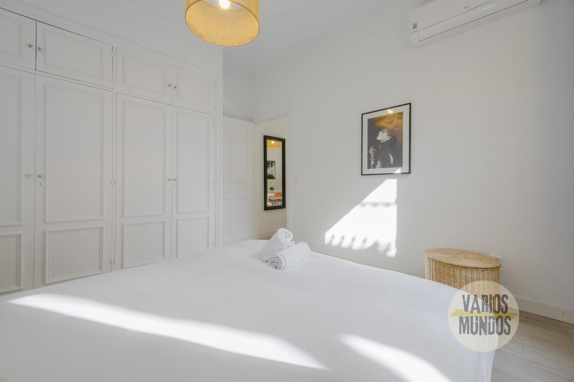Elegant Apt Para 4Pax En Las Letras-Cortes マドリード エクステリア 写真